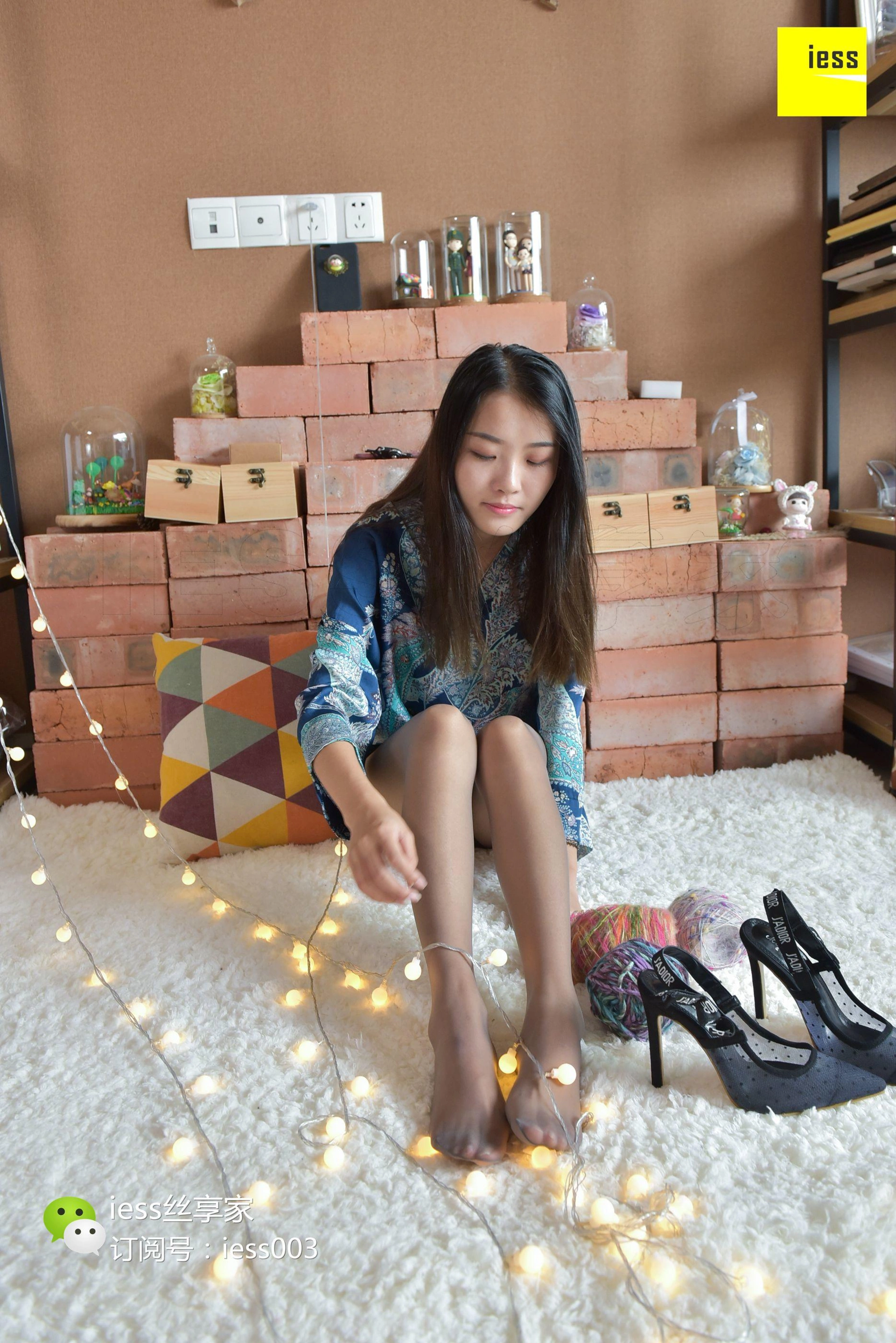 [IESS异思趣向] 2017.11.06 丝享家097:婉萍《被缠绕的灰丝美脚》 2